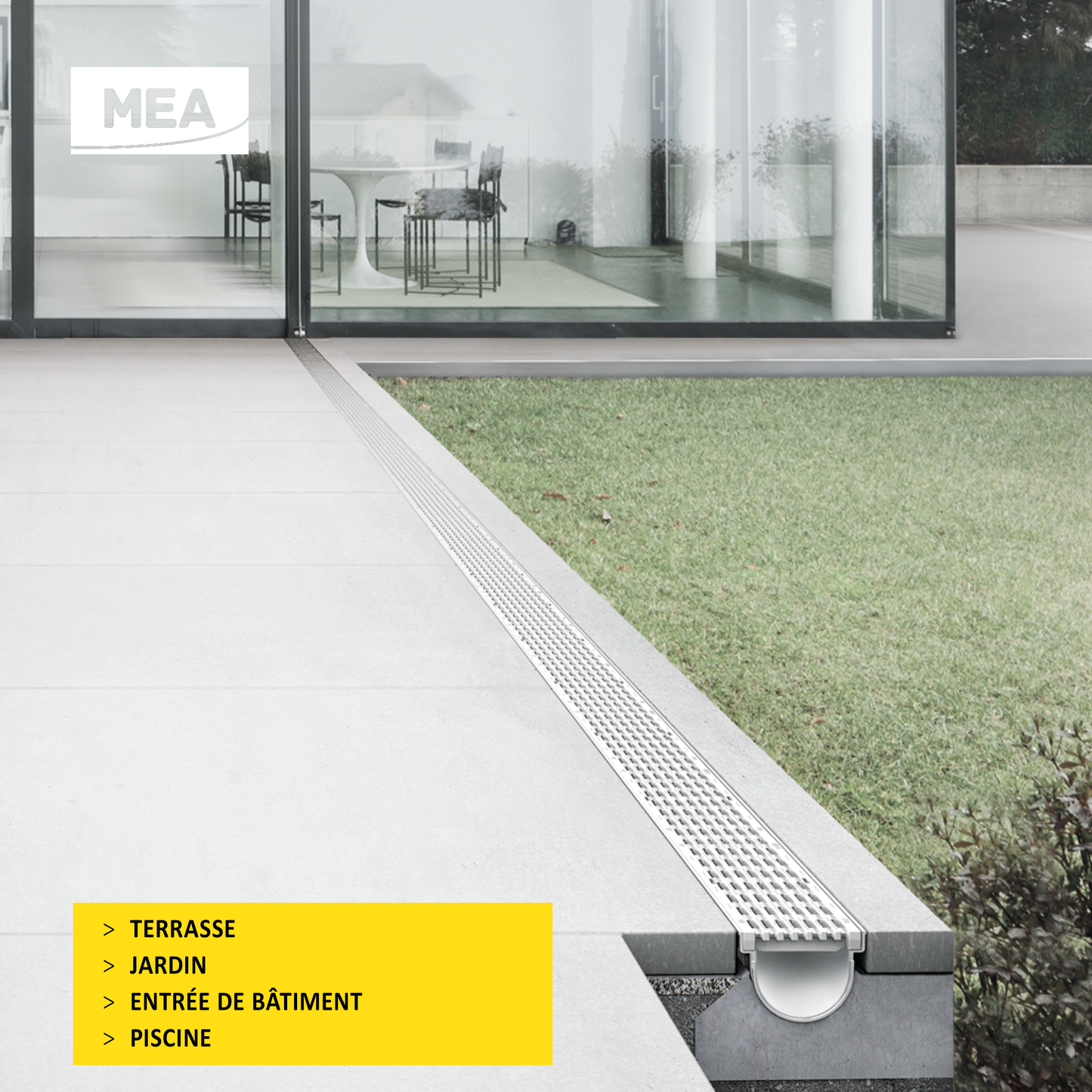 Caniveau design en SMC DECOLINE avec grille longitudinale en plastique recyclé grise. Classe de charge A15, norme PMR - Résiste au gel, au sel et produits chimiques. Adapté pour terrasse, jardin, entre de bâtiment et piscine.