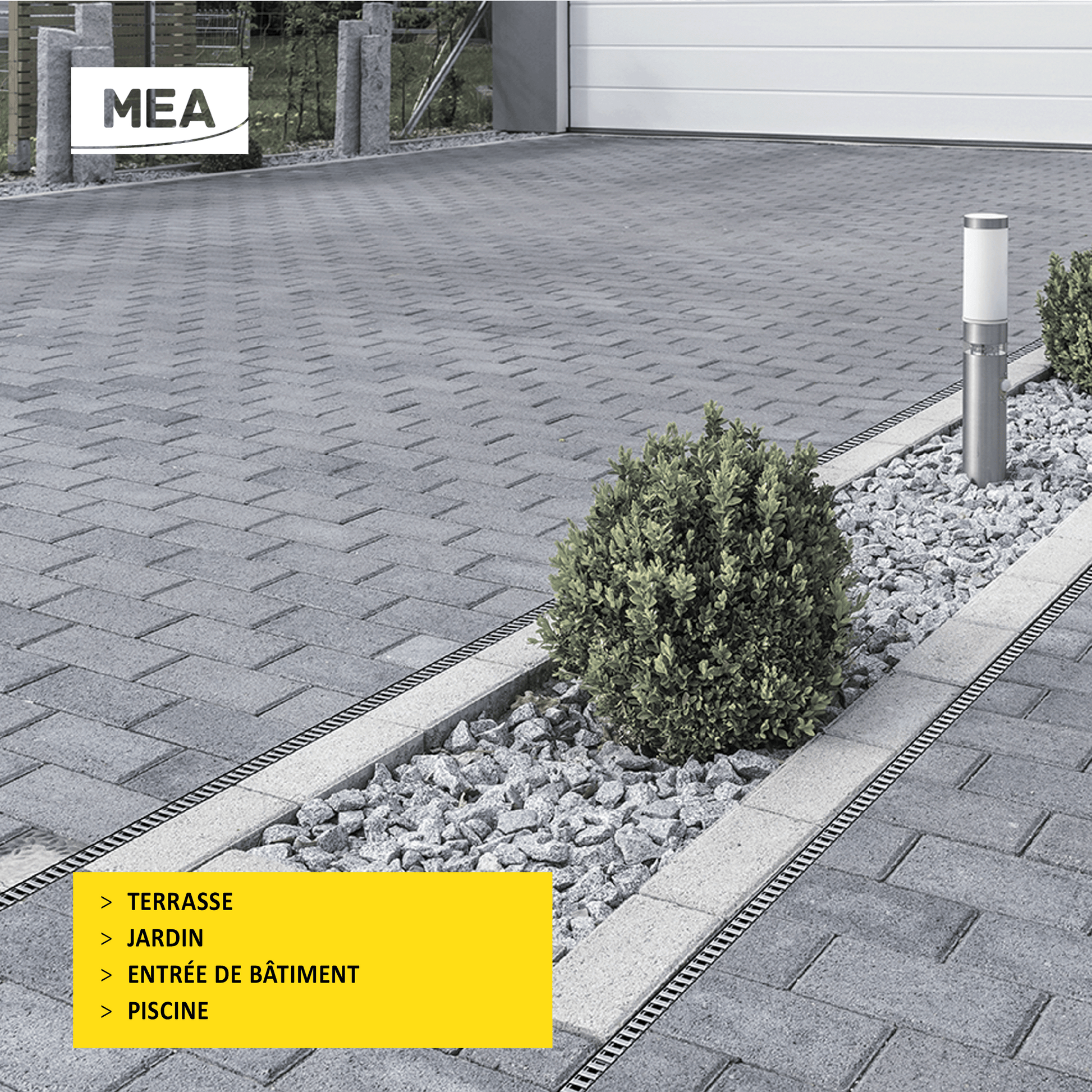 Caniveau discret MEAPARK en plastique recyclé avec fente en polypropylène et profil inox 304 Eblade L - Classe de charge A15 - Norme PMR - Facile à poser. Adapté pour terrasse, jardin, entrée de bâtiment et piscine.